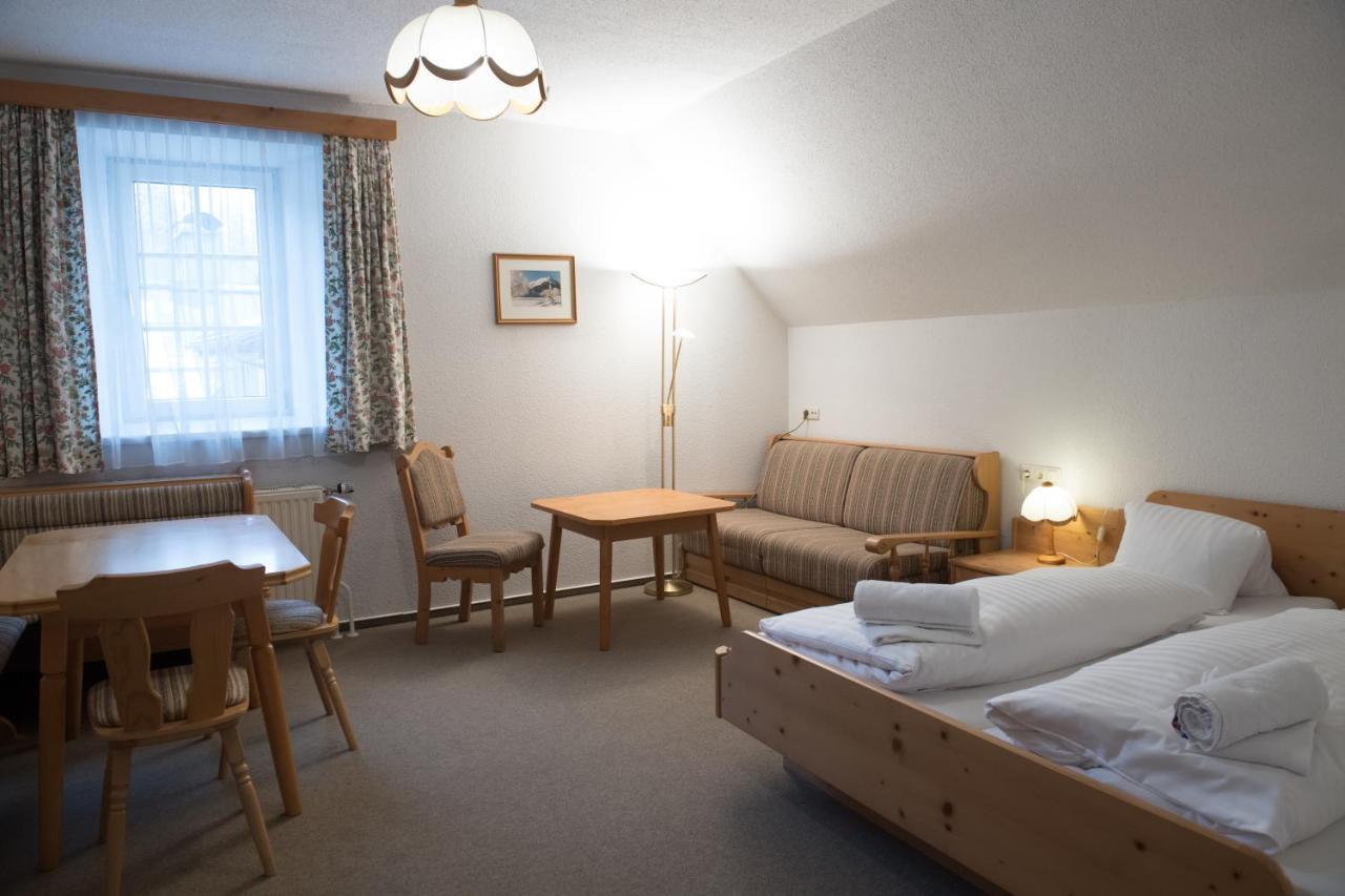 Hotel Blaue Traube à Bad Aussee Extérieur photo