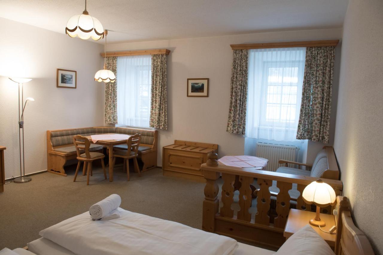 Hotel Blaue Traube à Bad Aussee Extérieur photo