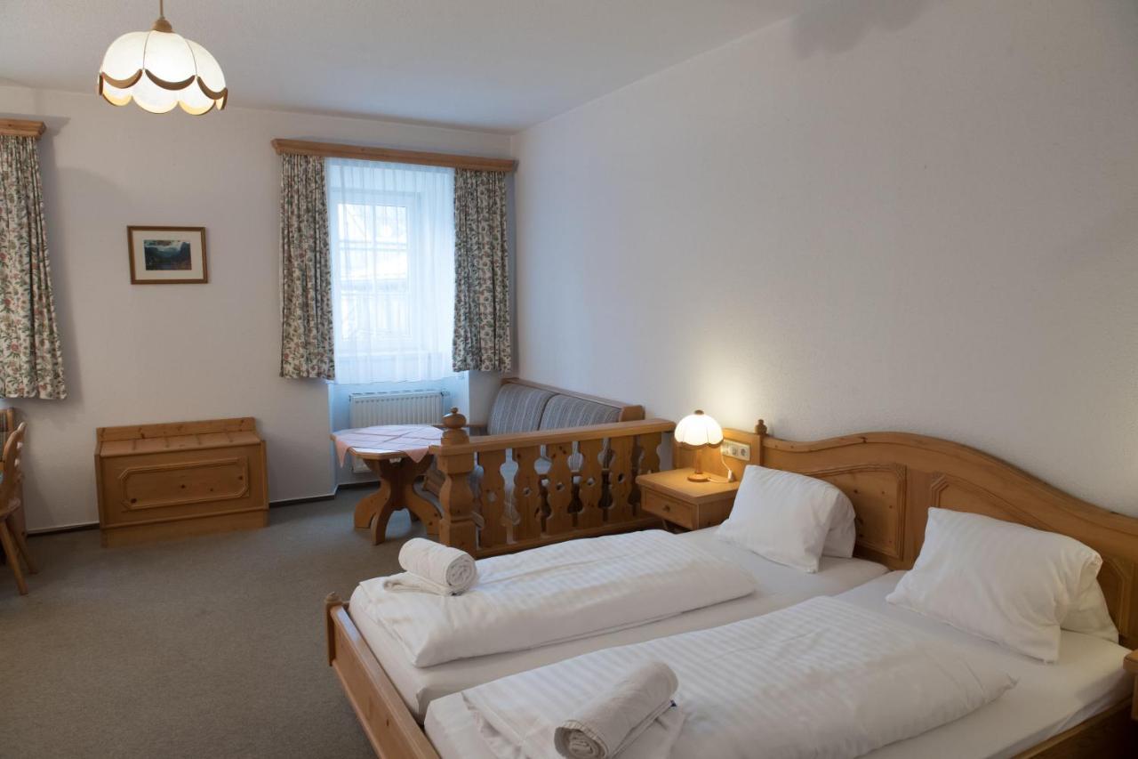 Hotel Blaue Traube à Bad Aussee Extérieur photo